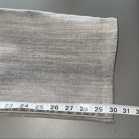 Elie Tahari Gray Straight Leg Jeans – Size 4 - Picture 11 of 11